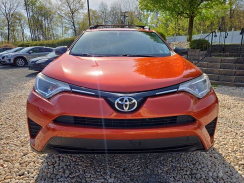 Used 2016 Toyota RAV4 LE AWD/4WD image 2
