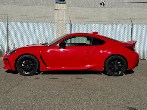 Certified 2025 Toyota GR86 Premium RWD image 2