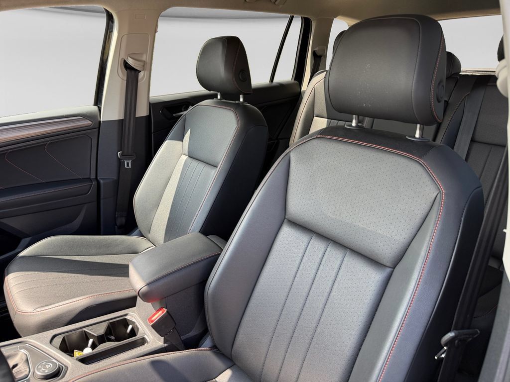 Used 2024 Volkswagen Tiguan Wolfsburg Edition AWD/4WD image 23