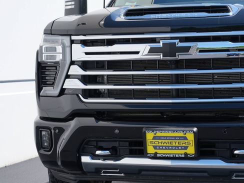 Certified 2025 Chevrolet Silverado 3500 High Country w/ High Country Premium Package AWD/4WD image 9