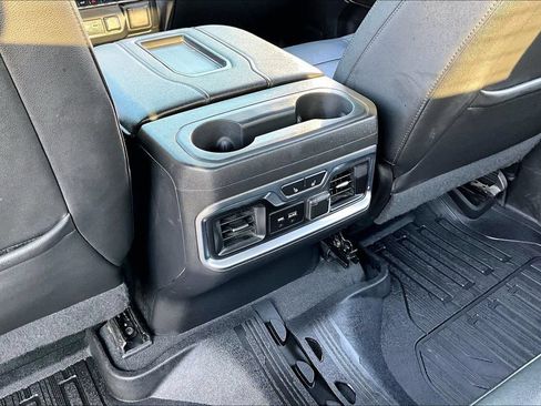 Used 2021 GMC Sierra 1500 SLT AWD/4WD image 12