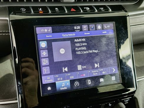 Used 2023 Jeep Grand Cherokee Altitude RWD image 21