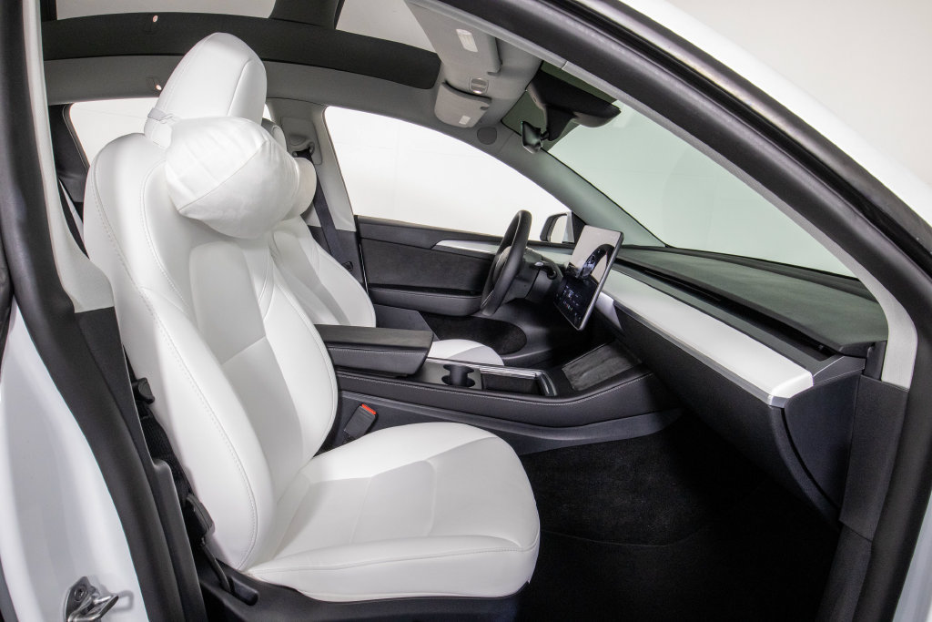 Used 2025 Tesla Model Y Performance AWD/4WD image 11