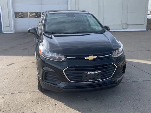 Used 2022 Chevrolet Trax LS w/ Tint and Cruise Package image 3