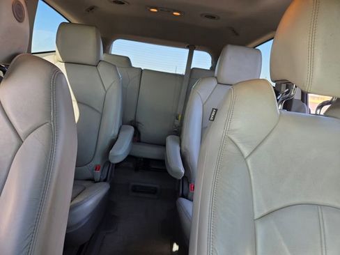 Used 2015 Chevrolet Traverse LT image 35