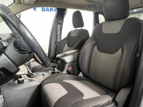 Used 2014 Jeep Cherokee Latitude w/ Cold Weather Group AWD/4WD image 18