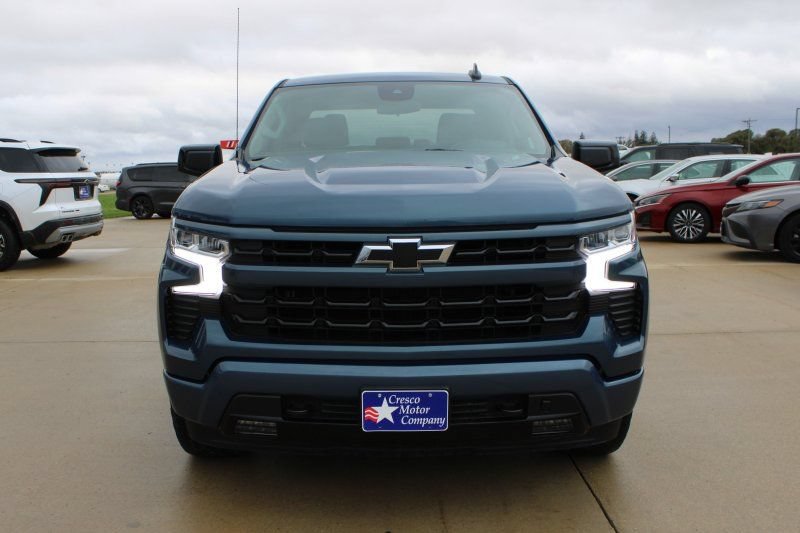 Used 2024 Chevrolet Silverado 1500 RST AWD/4WD image 2