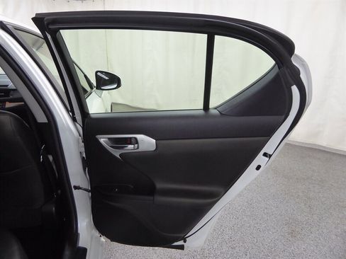 Used 2012 Lexus CT 200h Premium image 29