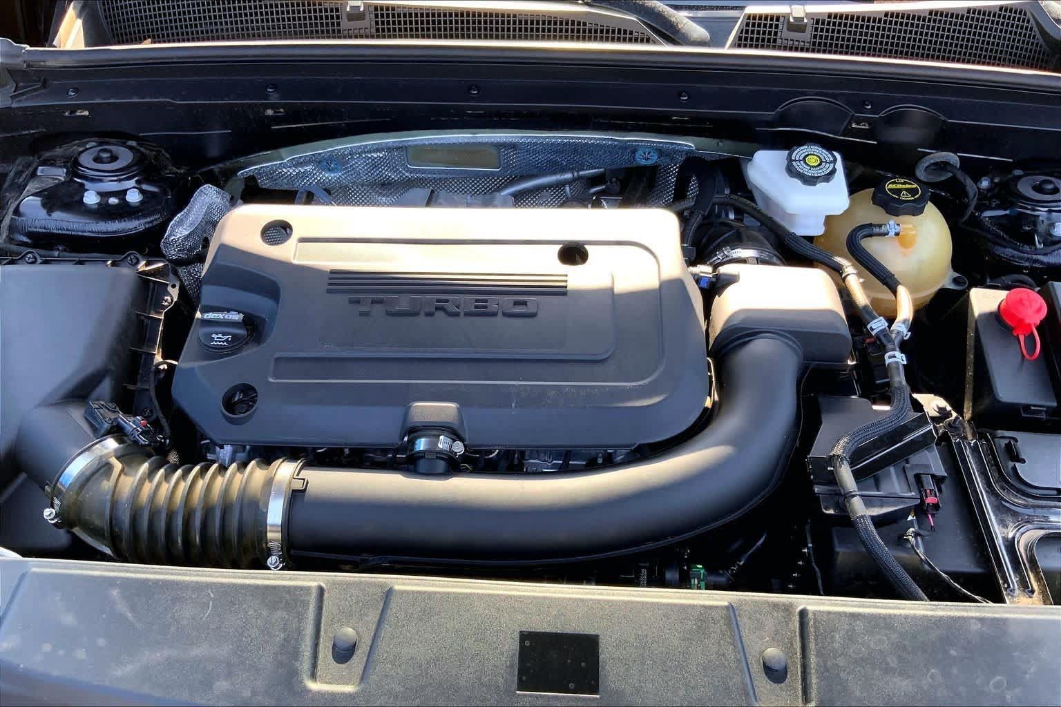 Certified 2025 Buick Envision Preferred AWD/4WD image 32