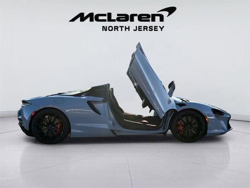 Used 2025 McLaren Artura Spider image 23