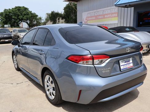 Used 2022 Toyota Corolla LE FWD image 6