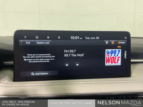 Used 2025 Genesis G70 2.5T RWD image 34