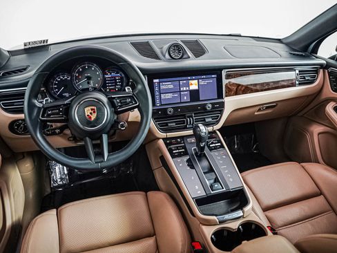 Certified 2023 Porsche Macan S AWD/4WD image 19