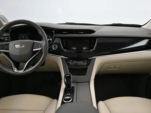 Used 2023 Cadillac XT6 Premium Luxury w/ Technology Package image 9