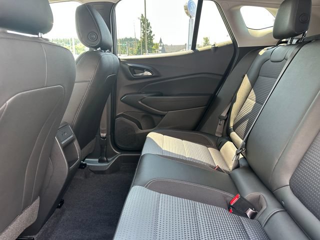 Used 2025 Chevrolet Trax LT FWD image 21