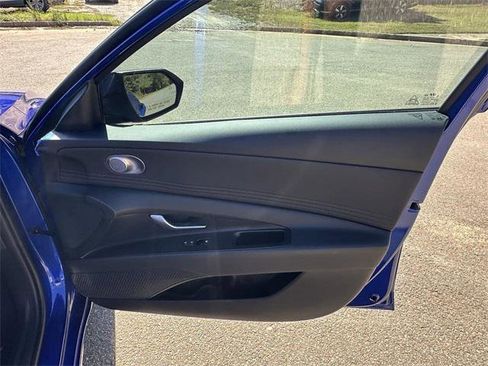 New 2025 Hyundai Elantra SEL image 14