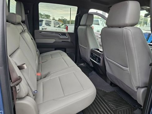 Used 2024 Chevrolet Silverado 2500 LTZ w/ LTZ Convenience Package image 23