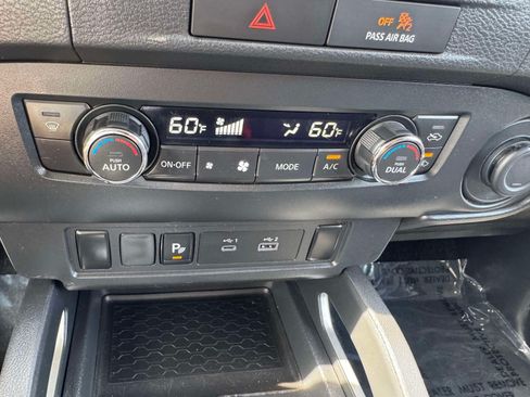 Used 2022 Nissan Frontier SV w/ Technology Package AWD/4WD image 36