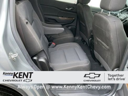 Certified 2023 GMC Acadia SLE w/ Driver Convenience Package image 13