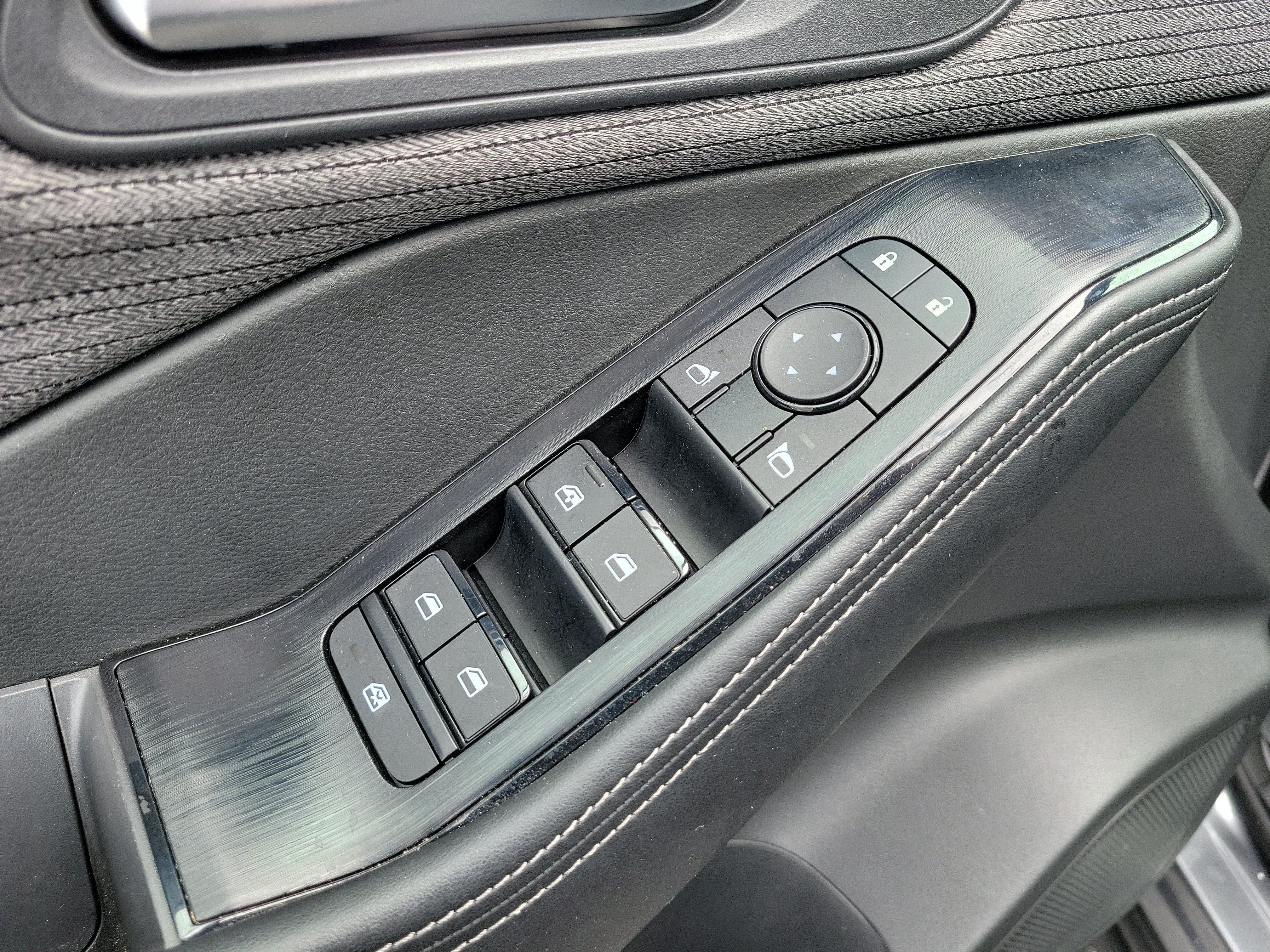 Used 2023 Nissan Rogue SV AWD/4WD image 12