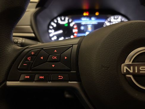 Used 2023 Nissan Altima 2.5 SV image 16