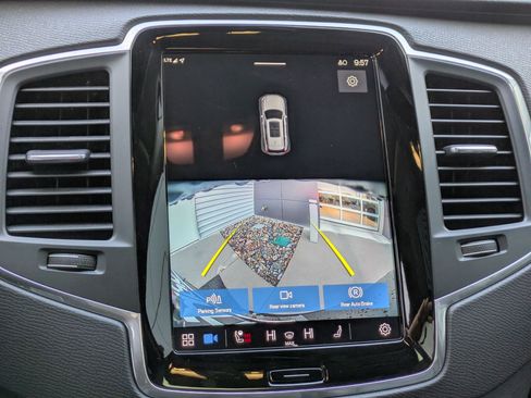 Used 2023 Volvo XC90 B5 Core w/ Climate Package image 22