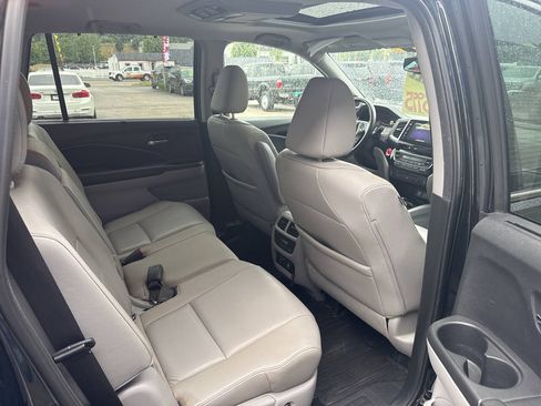 Used 2016 Honda Pilot Touring image 11