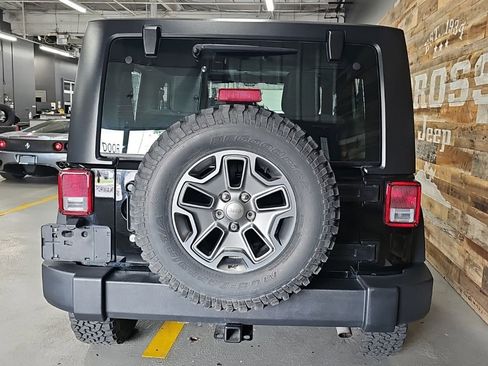 Used 2018 Jeep Wrangler Rubicon w/ Connectivity Group AWD/4WD image 5