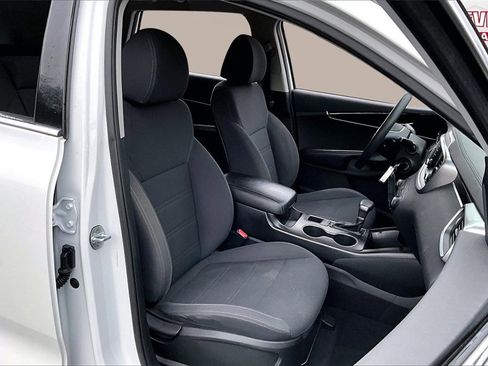 Used 2019 Kia Sorento LX image 27