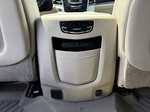 Used 2019 Cadillac Escalade ESV Premium Luxury AWD/4WD image 19