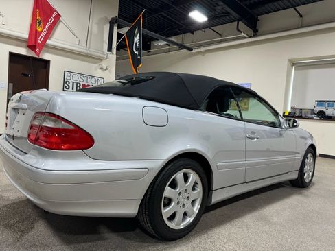Used 2002 Mercedes-Benz CLK 320 Cabriolet image 16