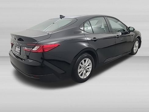 Used 2026 Toyota Camry LE FWD image 5