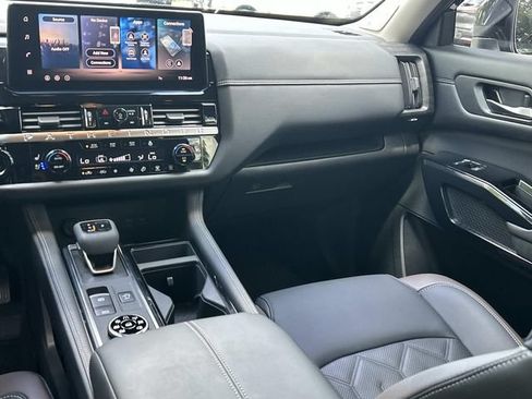 Used 2026 Nissan Pathfinder Platinum AWD/4WD image 26