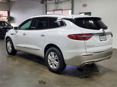 Used 2020 Buick Enclave Essence image 6