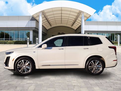 Used 2020 Cadillac XT6 Premium Luxury image 3