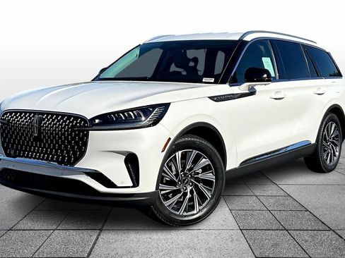 New 2026 Lincoln Aviator 2WD image 2