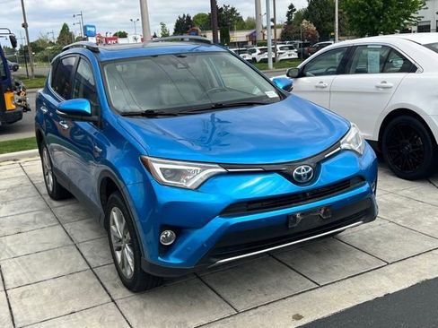 Used 2017 Toyota RAV4 Limited AWD/4WD image 3