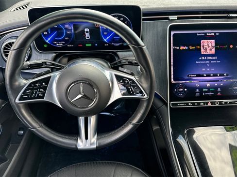Used 2023 Mercedes-Benz EQE 500 4MATIC Sedan w/ AMG Line Exterior Package image 16