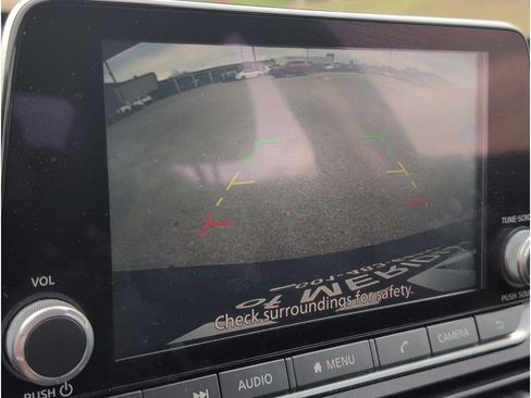 Used 2024 Nissan Altima 2.5 SV image 14