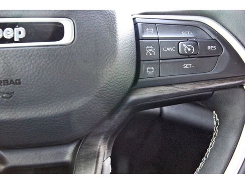 Used 2024 Jeep Grand Cherokee L Limited w/ Black Appearance Package RWD image 20