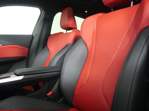 Certified 2025 BMW X2 xDrive28i image 10