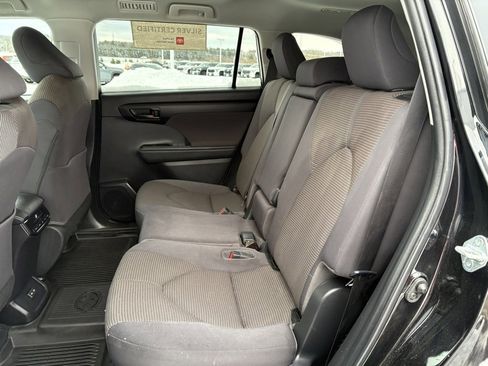 Certified 2023 Toyota Highlander LE image 12