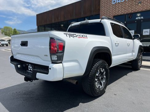 Used 2017 Toyota Tacoma TRD Off-Road AWD/4WD image 30