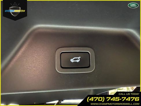 Used 2016 Land Rover Range Rover HSE image 9