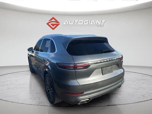 Used 2019 Porsche Cayenne E-Hybrid image 3