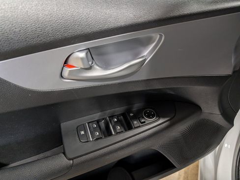 Used 2023 Kia Forte LXS w/ LXS Technology Package image 22