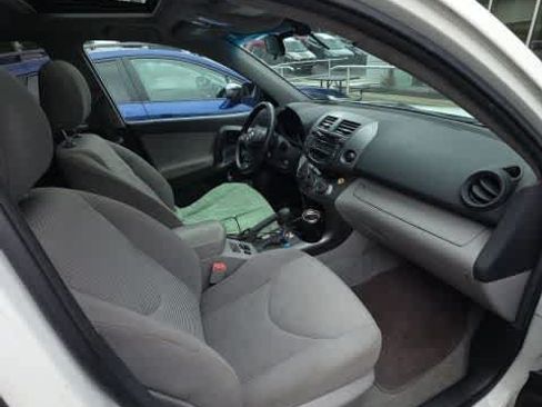 Used 2011 Toyota RAV4 4WD w/ Upgrade Value Pkg image 24