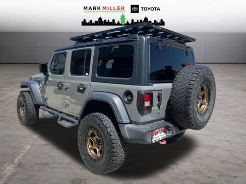 Used 2018 Jeep Wrangler Unlimited Sport S AWD/4WD image 3