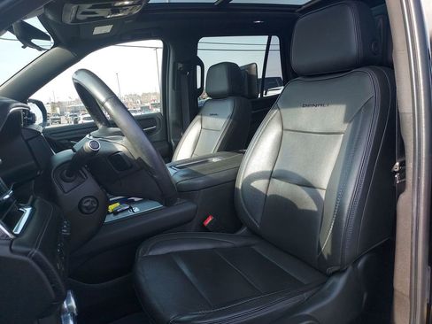 Used 2021 GMC Yukon Denali w/ Denali Premium Package image 17