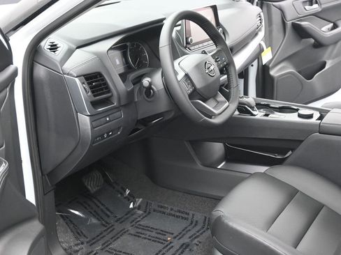 New 2026 Nissan Rogue SV image 7